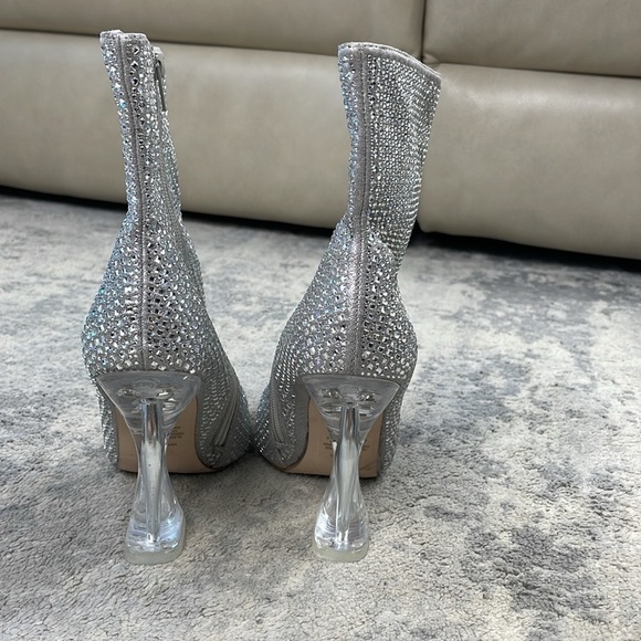 Steve Madden Vivy Ankle Boots Sparkle Rhinestone Flared Heel Silver Sz 7 - Picture 9 of 17
